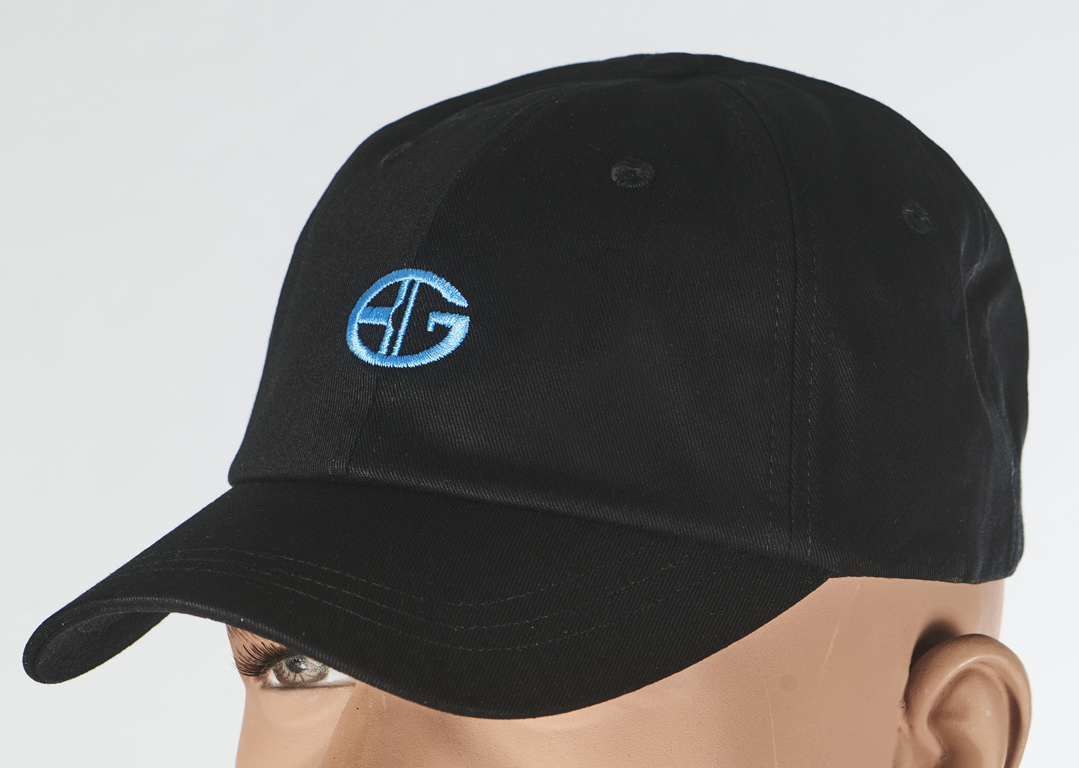 70 62 | Cap Black/Light Blue